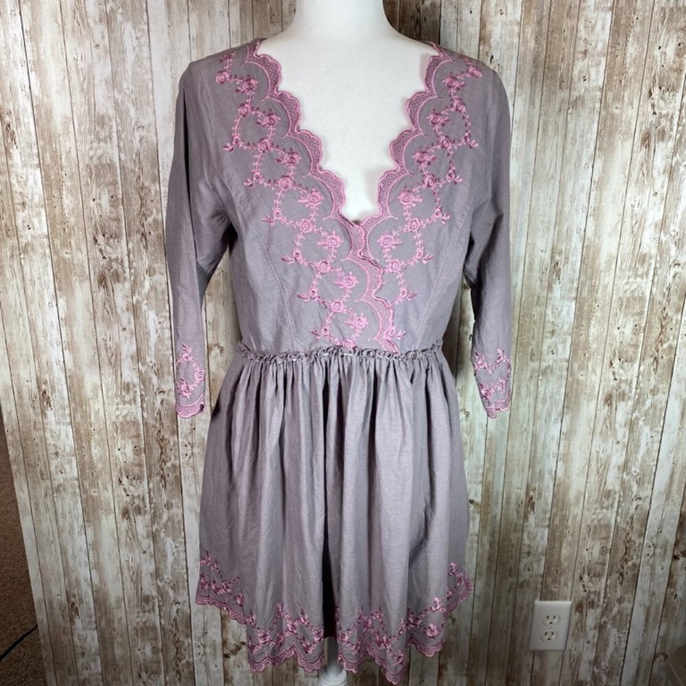 Womenโs Nick & Mo Dress size Medium